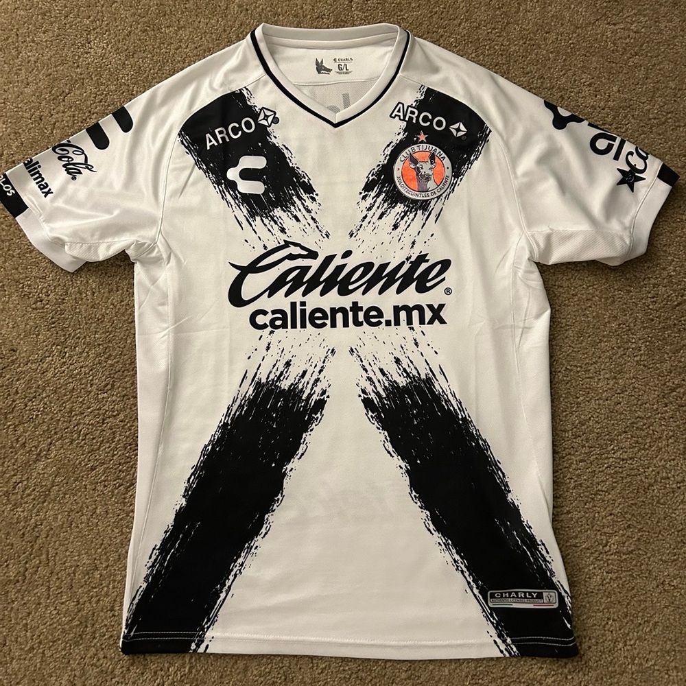 Club Tijuana away jersey